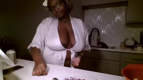 bbgirlcocoa online show from May 16, 6:08 pm