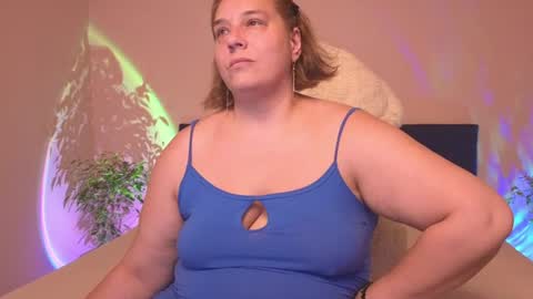 Love online show from August 4, 11:40 am