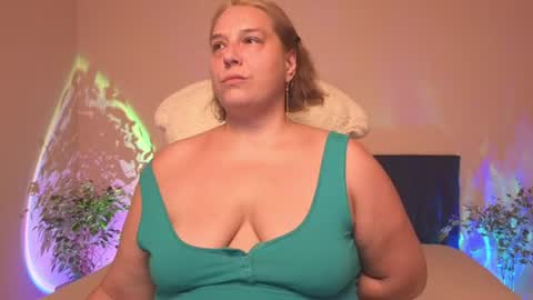 Love online show from August 10, 9:38 pm