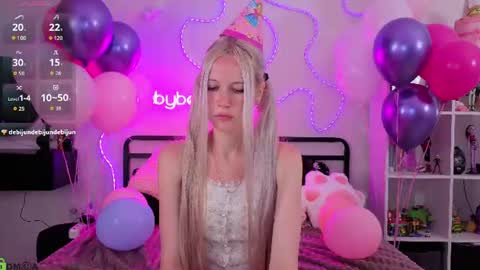 bbybee lin online show from August 15, 9:13 am
