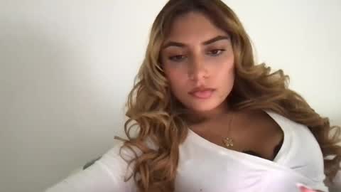 bbypiamia online show from August 6, 9:47 pm