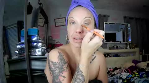 bdon1977 online show from August 3, 10:44 am