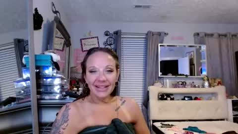 bdon1977 online show from August 12, 10:39 am