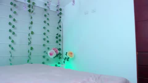 Sara  Juan online show from July 25, 9:13 am
