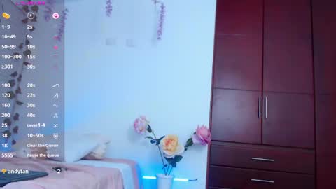 Sara  Juan online show from August 18, 8:31 am