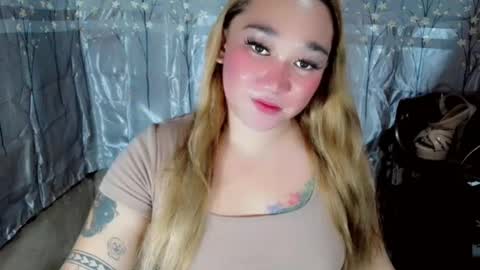 bea_slutty online show from August 14, 11:03 am