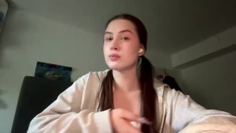 Sofia online show from August 7, 3:01 pm