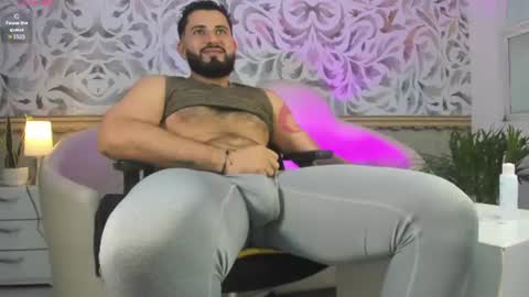 bear_mao_ online show from August 5, 6:06 pm