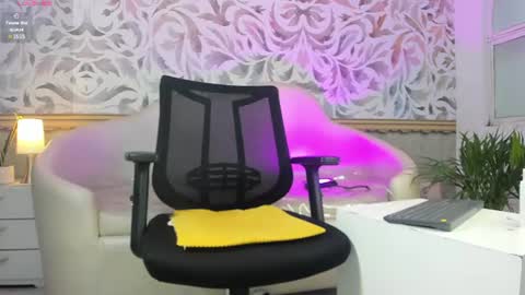 bear_mao_ online show from August 6, 4:39 pm