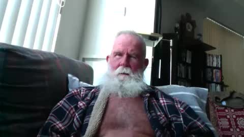 beardbushy online show from May 18, 2:17 pm