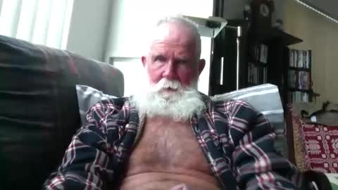 beardbushy online show from May 22, 3:25 pm