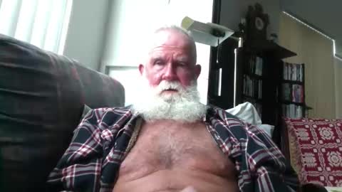 beardbushy online show from May 24, 3:37 pm