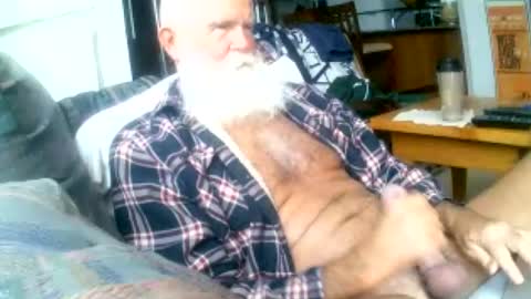 beardbushy online show from June 14, 5:21 pm