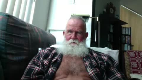 beardbushy online show from June 18, 4:07 pm