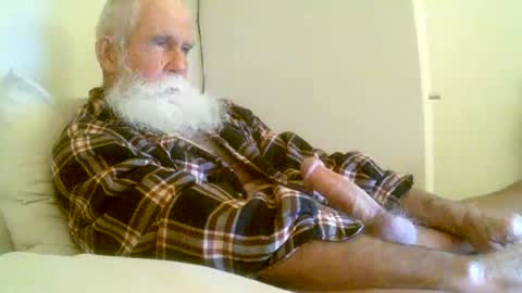 beardbushy online show from August 1, 7:14 am