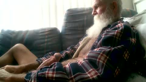 beardbushy online show from August 1, 4:57 pm