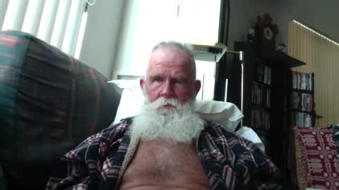 beardbushy online show from August 9, 4:30 pm