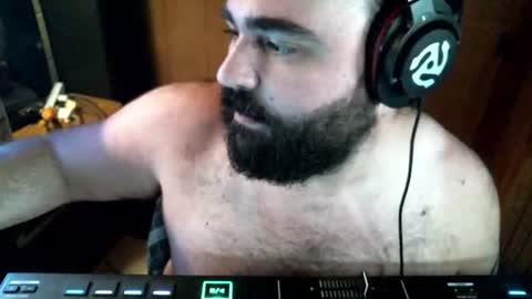 bearzbeetz online show from September 7, 6:52 am