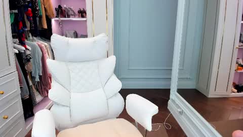 Chloe - Follow me on Fansly  online show from August 15, 1:04 pm