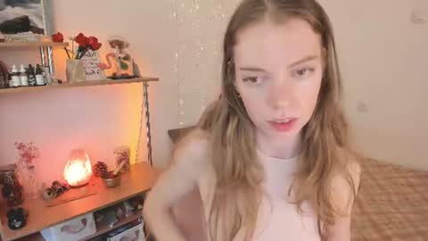 Eliise online show from August 3, 8:10 am