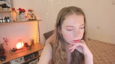 Eliise online show from August 14, 8:07 am