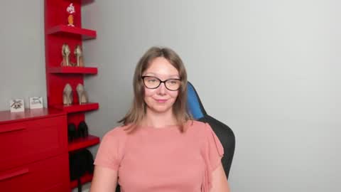 Zoe online show from August 4, 11:40 am