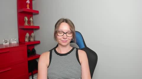 Zoe online show from August 5, 7:39 am