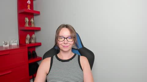 Zoe online show from August 5, 9:18 am