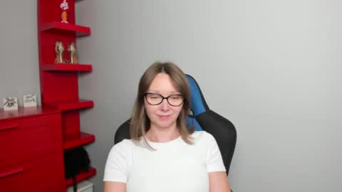 Zoe online show from August 10, 7:32 am