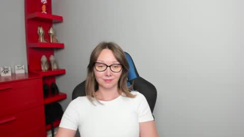 Zoe online show from August 10, 9:00 am