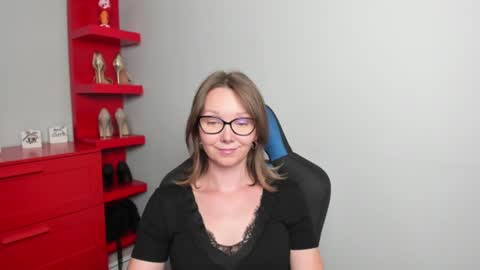 Zoe online show from August 12, 7:43 am