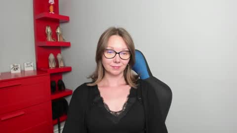 Zoe online show from August 12, 9:11 am