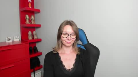 Zoe online show from August 12, 10:17 am