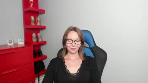 Zoe online show from August 17, 9:03 am