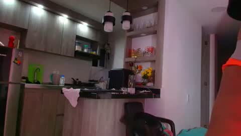 laura acosta online show from August 5, 6:22 am