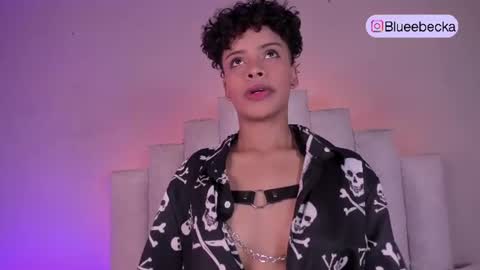 Beecckkkaaa online show from August 8, 12:49 pm