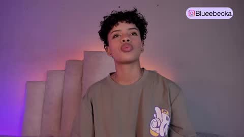 Beecckkkaaa online show from August 14, 12:42 pm