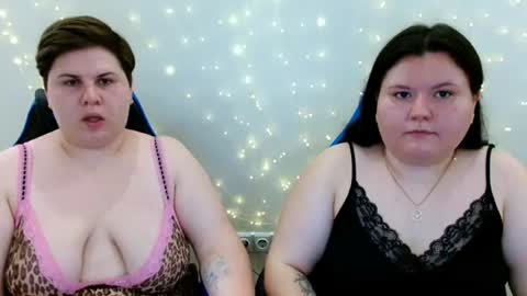 BeckyAndEllen online show from August 4, 10:56 am