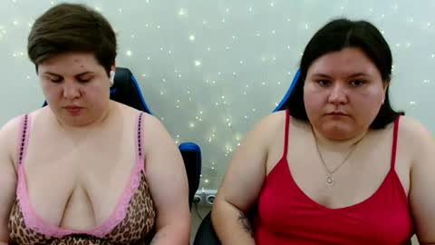 BeckyAndEllen online show from August 13, 11:35 am