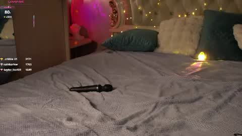 Melissa online show from August 8, 5:02 pm