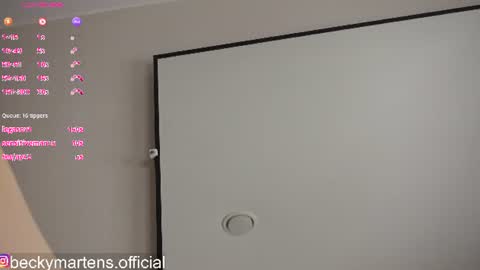 BeckyMartens come join me on    while im offline here  online show from July 31, 5:57 am