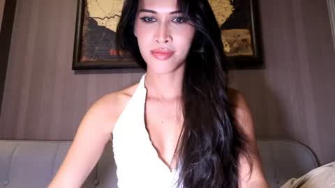 bee_thai online show from July 28, 7:53 pm