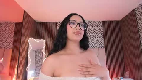 BELLA online show from August 6, 3:11 pm