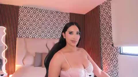 BELLA online show from August 14, 6:55 pm
