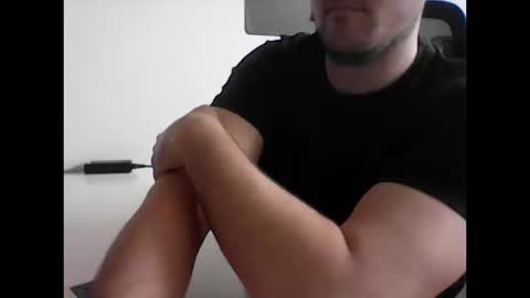beenee3 online show from March 11, 9:28 am