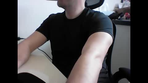 beenee3 online show from March 31, 9:28 am