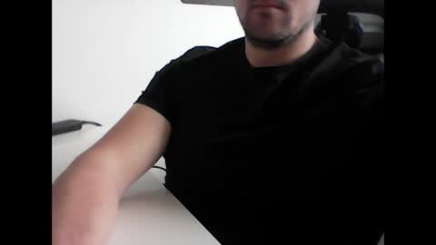 beenee3 online show from April 10, 6:17 am