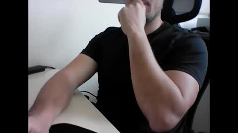 beenee3 online show from April 10, 7:23 am