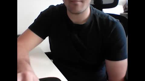 beenee3 online show from April 14, 9:17 am