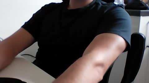 beenee3 online show from August 7, 12:05 pm